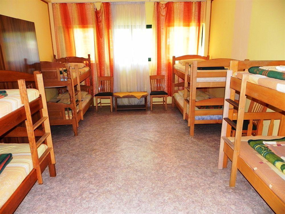 Hostel Izvor Podgorica Esterno foto